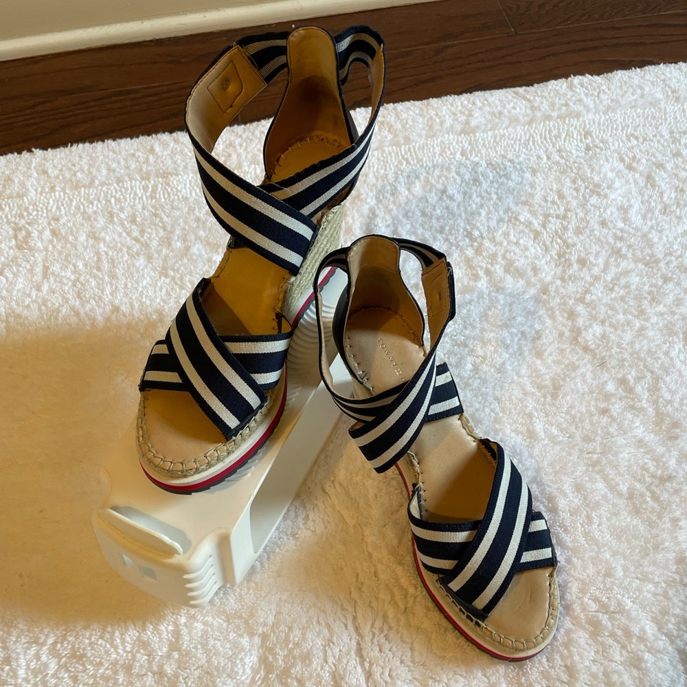 Tommy Hilfiger Navy and White Strap Pull On Sandals. Size 6.